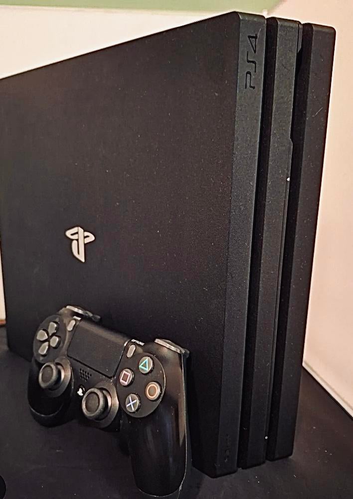 PlayStation 4 pro 1.TB, Spelcomputers en Games, Spelcomputers | Sony PlayStation 4, Ophalen of Verzenden, Zo goed als nieuw, Met 1 controller