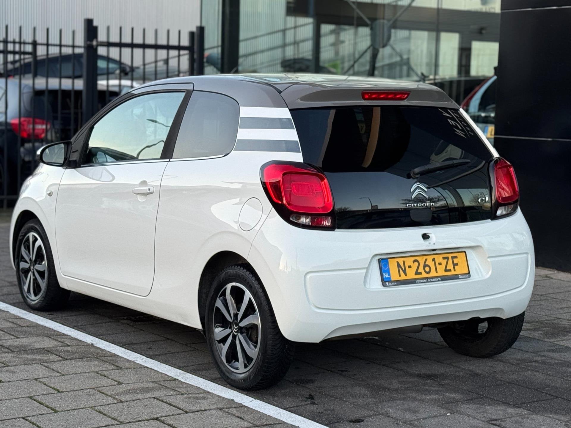 Citroen C1 1.0 e-VTi Shine Nieuwe koppeling!, Voorwielaandrijving, Euro 5, Stof, Gebruikt