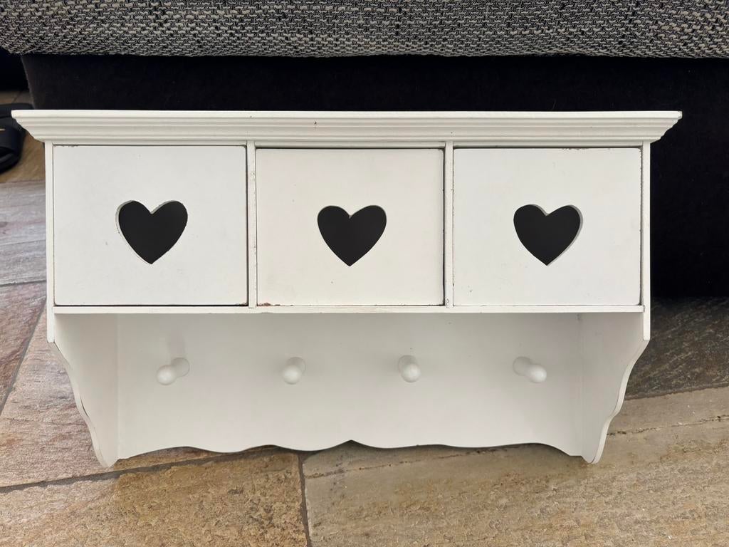 Brocante wandkastje met hangknoppen, Huis en Inrichting, Woonaccessoires | Kapstokken, Zo goed als nieuw, Minder dan 100 cm, Hout