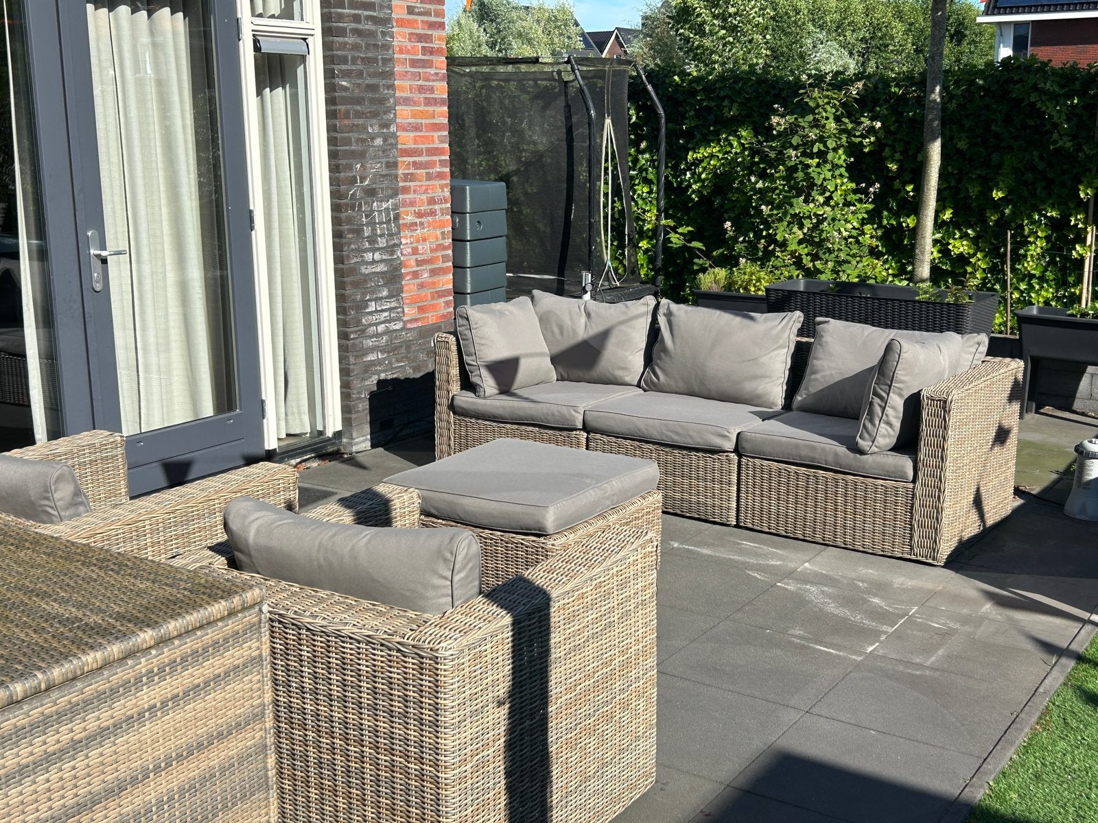 Grote loungeset - 5 jaar oud incl grote kussenbak., Ophalen, Bank, 6 zitplaatsen, Zo goed als nieuw