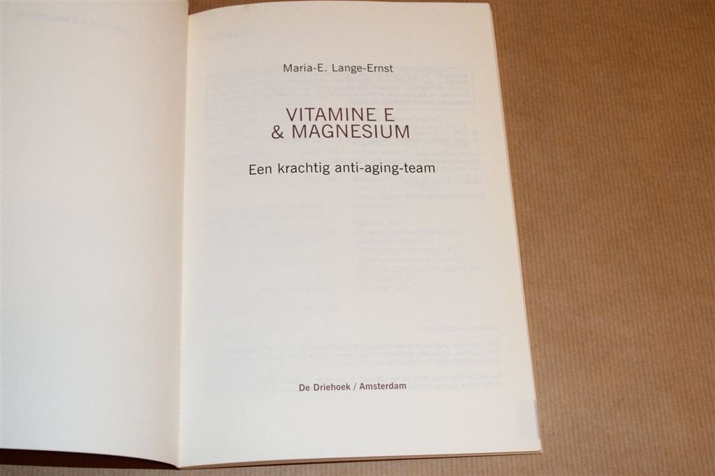 Vitamine E & Magnesium — Een Krachtig Anti-aging Team, Ophalen of Verzenden, Gelezen