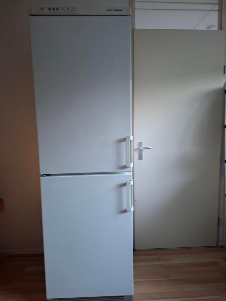 Miele koelkast, Witgoed en Apparatuur, 200 liter of meer, Ophalen, Zonder vriesvak, 160 cm of meer