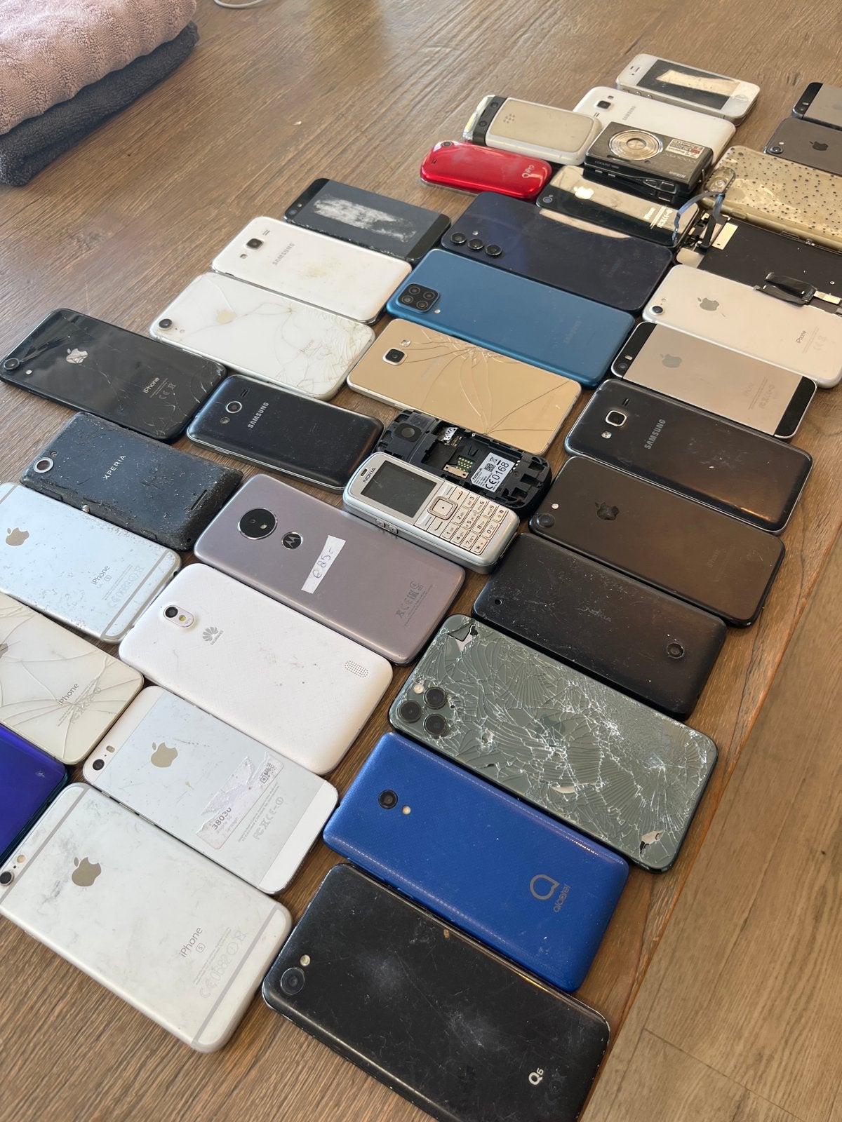 Partij defecte en geblokkeerde telefoons, Ophalen, Niet werkend, Zonder abonnement, Met simlock