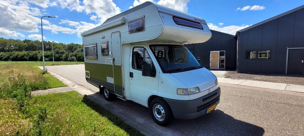 Dethleffs Esprit 2.8JTD, met stapelbed, Integraal, Standaard zit, Reservewiel, Ringverwarming