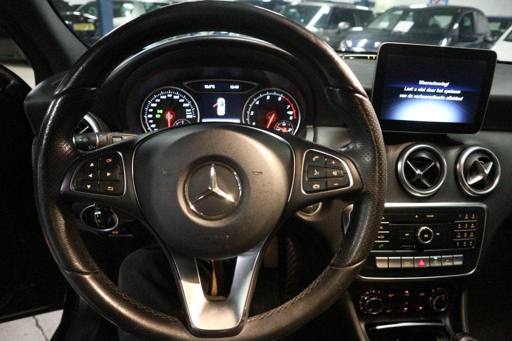 Mercedes-Benz A-klasse 160 Sport Edition CARPLAY/ NAP/ KEURI, Auto's, Mercedes-Benz, Voorwielaandrijving, Gebruikt, Euro 6, 4 cilinders