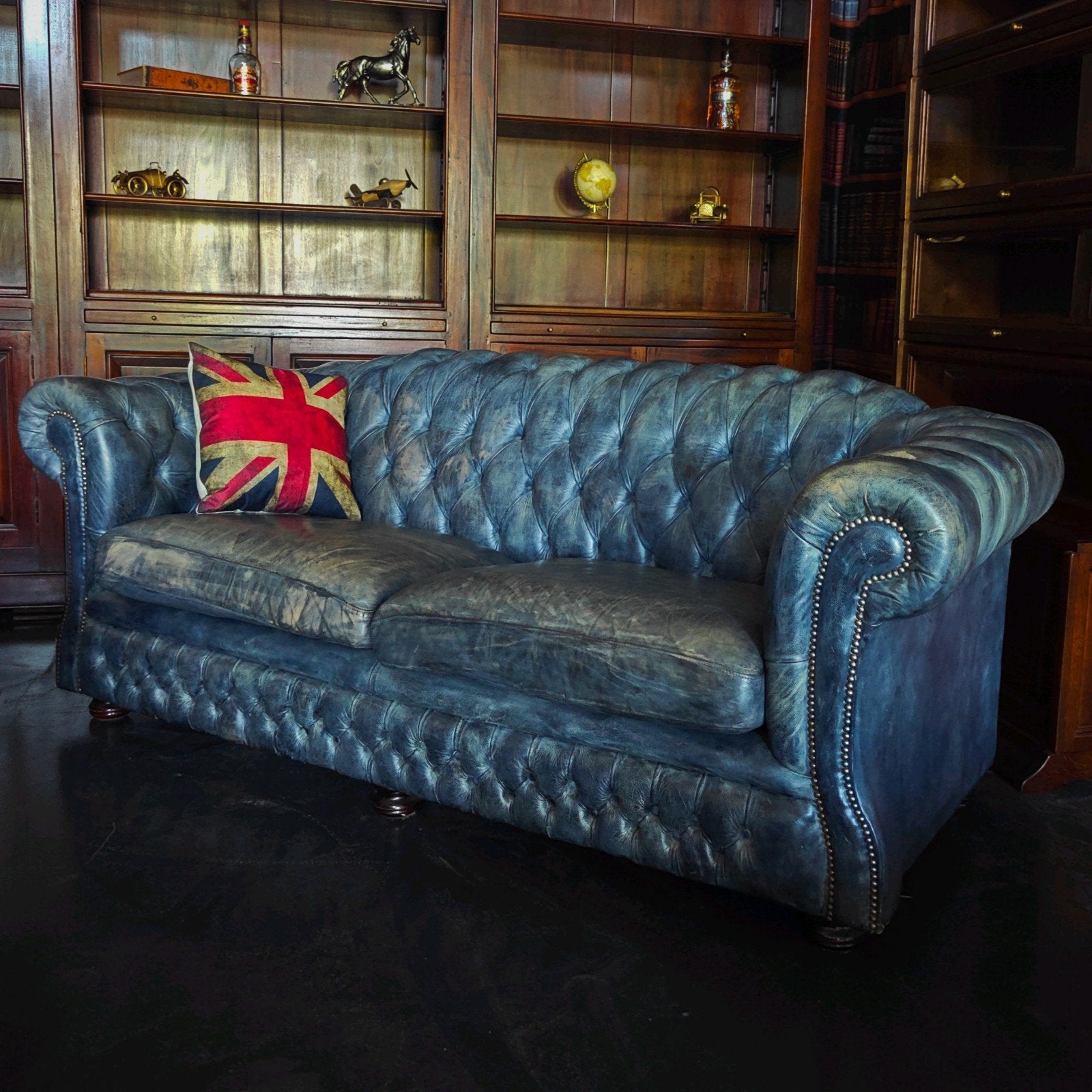Denim "Wave" Unieke Chesterfield 3-zits Bank Springvale, Huis en Inrichting, Banken | Bankstellen, Gebruikt, Bollenmarkt 14c Zwaagdijk Oost