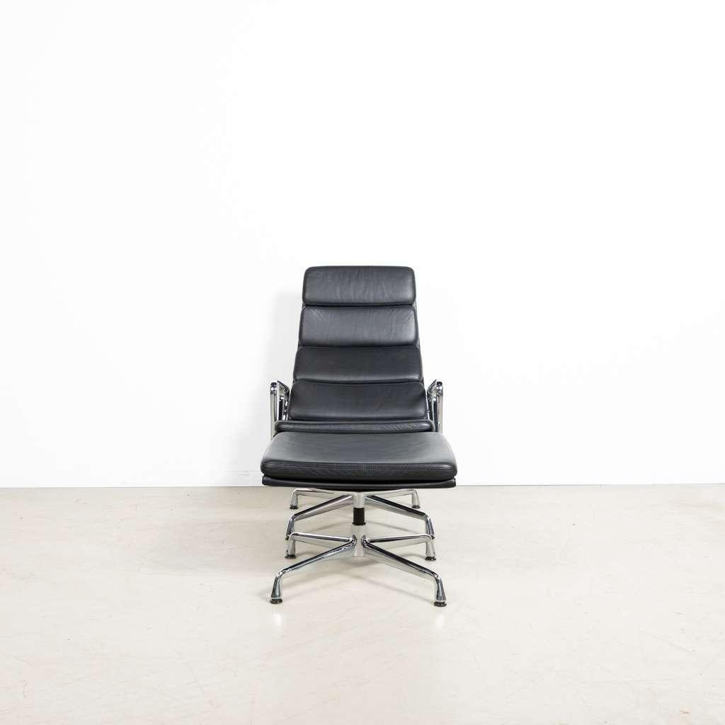 2x Vitra Eames EA222 Fauteuil Zwart Leer + Hocker, Niet ingevuld, Niet ingevuld, 75 tot 100 cm, Zo goed als nieuw