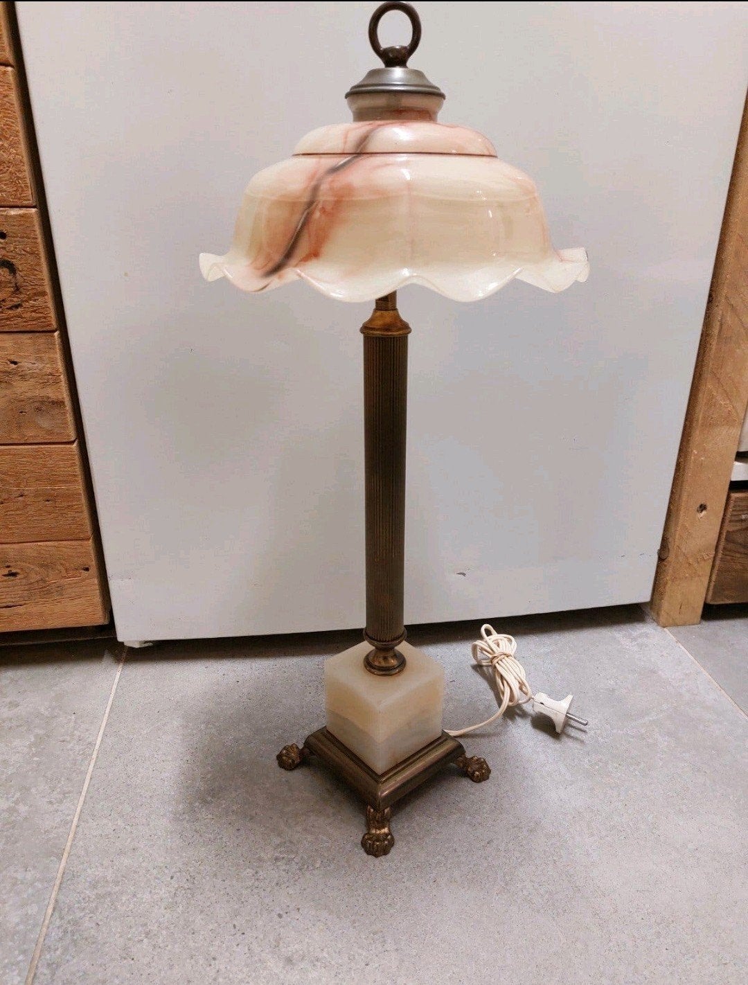 Vintage retro  art deco kolomvoet lamp opaline
Voor de liefh, Huis en Inrichting, Ophalen of Verzenden, Gebruikt, Olielamp, Art deco