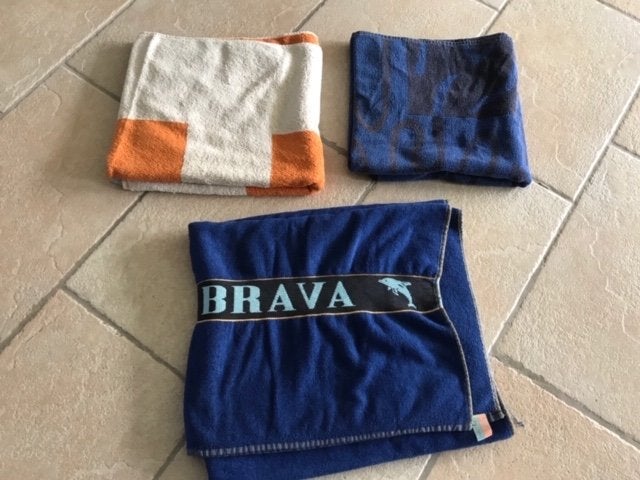 3 strandlakens. Oranje is 151x69, costa brava is, Ophalen of Verzenden, Gebruikt, Handdoek