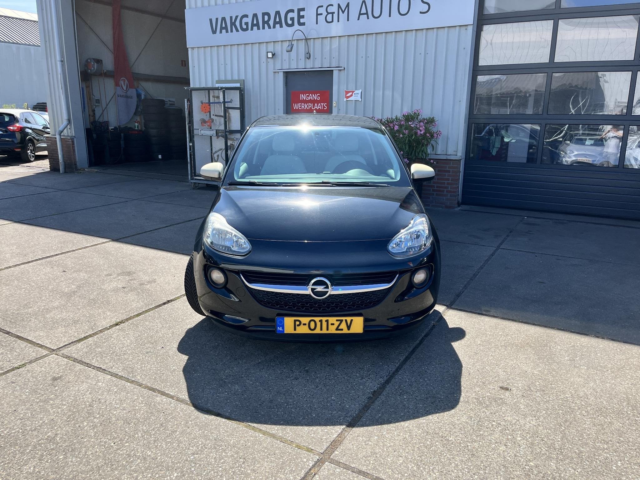 Opel ADAM 1.4 Glam, Voorwielaandrijving, 1398 cc, 4 cilinders, 4 stoelen