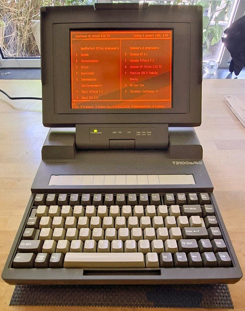 Zeldzame Toshiba T3100e/40 laptop uit 1988 - Compleet!, Computers en Software, Overige Computers en Software, Ophalen of Verzenden