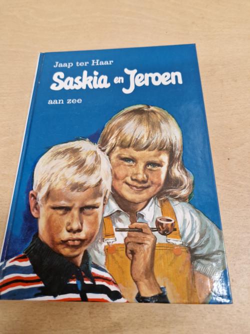 boek saskia en jeroen aan zee, Ophalen of Verzenden