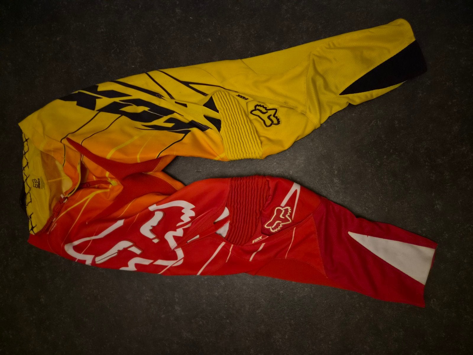 Cross broek + helm te koop, Motoren, Kleding | Motorkleding, Ophalen of Verzenden, Tweedehands, Broek | textiel
