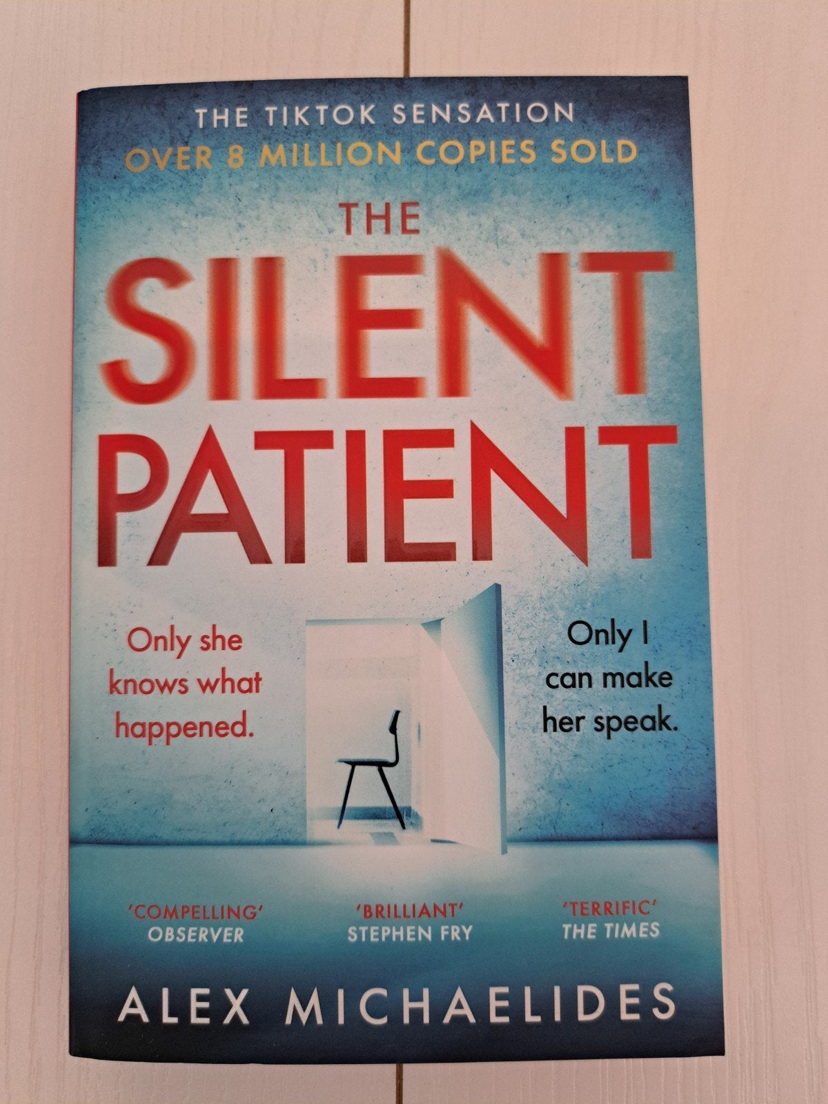 The Silent Patient - Alex Michaelides (Zo goed als nieuw), Ophalen of Verzenden, Zo goed als nieuw, Alex Michaelides