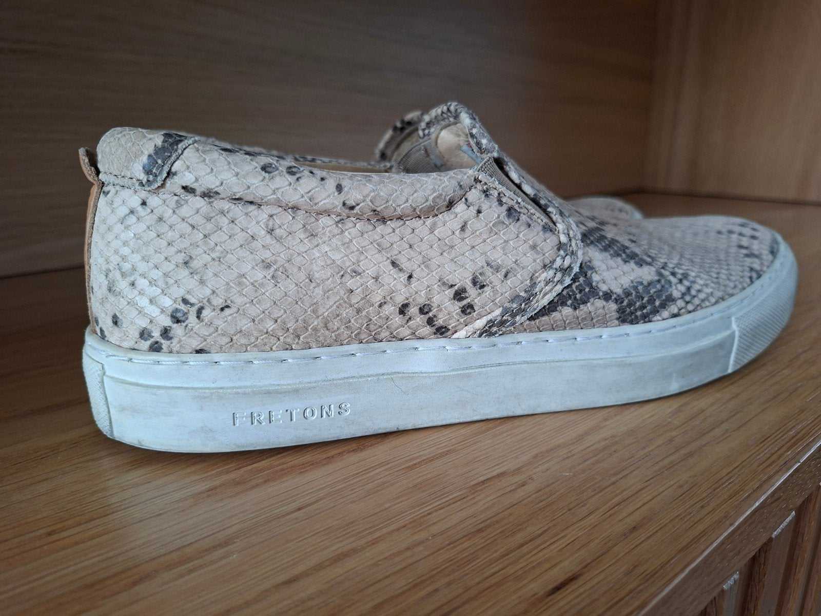 Fretons sneakers met slangenprint, maat 40, Ophalen of Verzenden, Frettons, Gedragen, Instappers