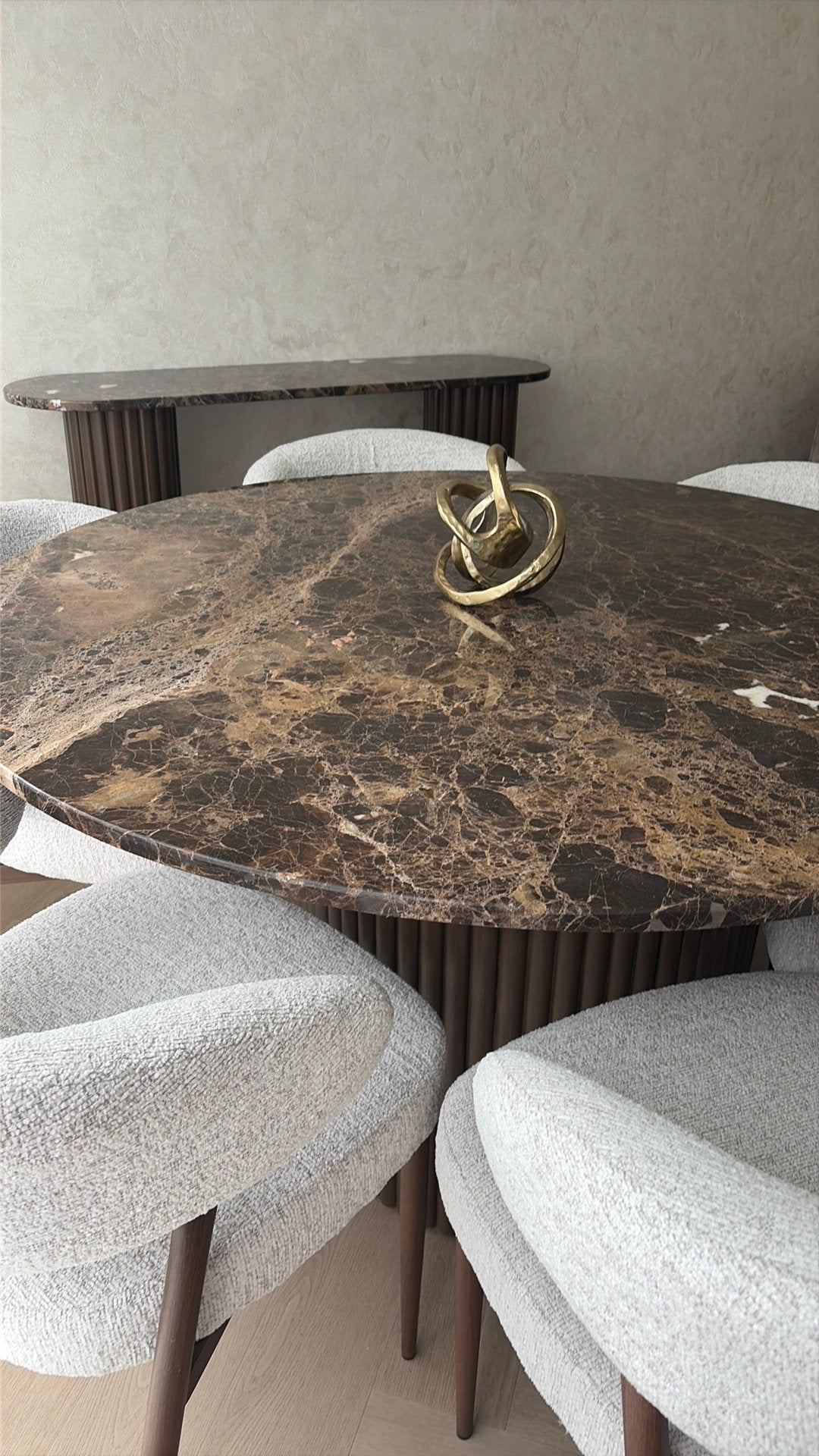 Foto 4 van Luxe set eettafel & salontafel – Emperador marmer