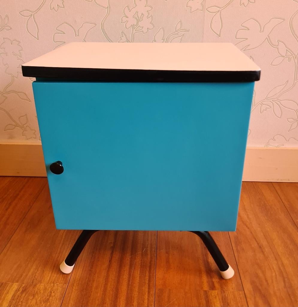 te koop: blauw nachtkastje met deur, retro vintage jaren 60, Ophalen, Gebruikt, Minder dan 45 cm, Minder dan 55 cm