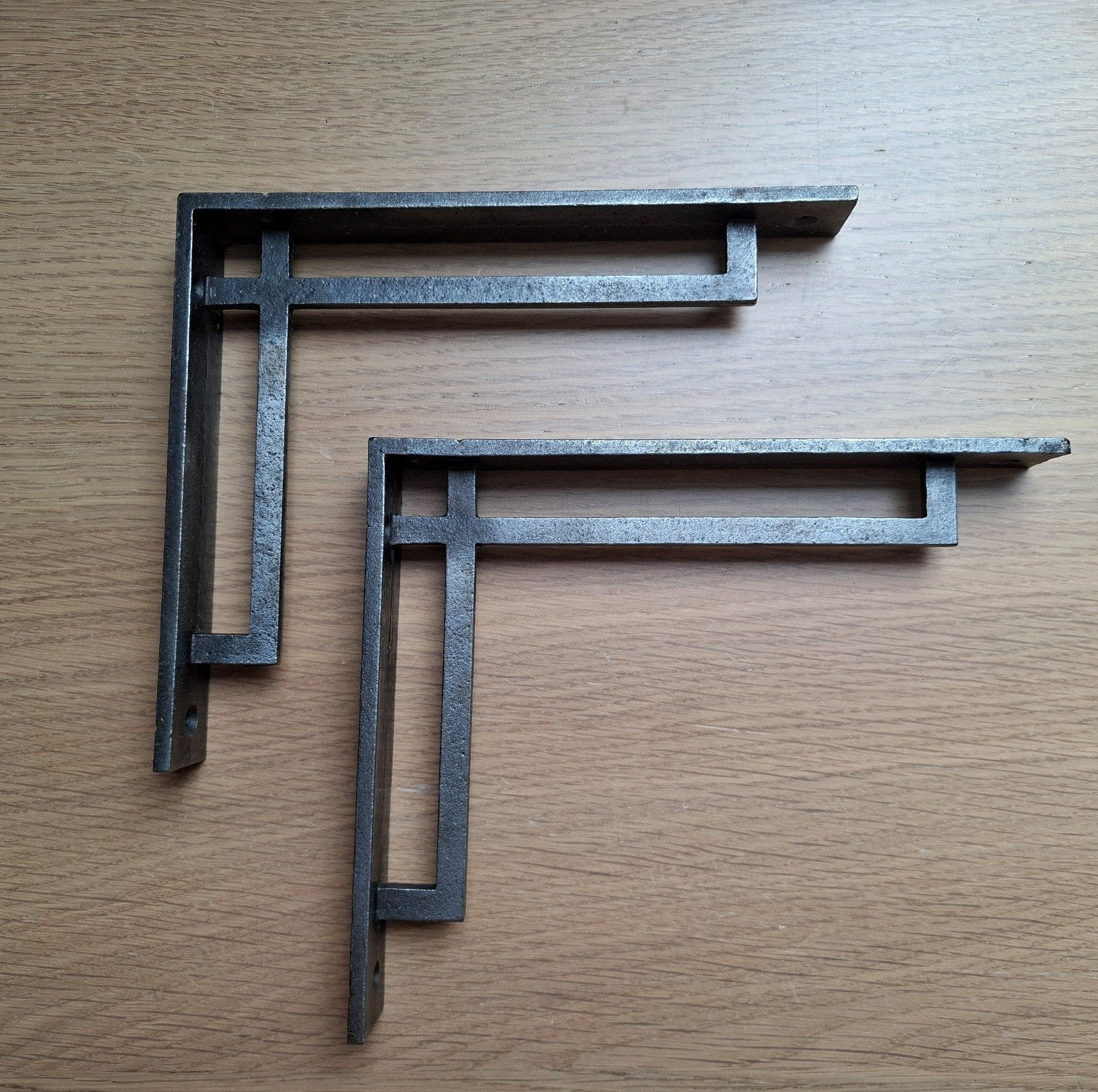 2 Nieuwe Gietijzeren Plankdragers - Grijs (15,2 x 17,9 cm), Ophalen of Verzenden, Nieuw