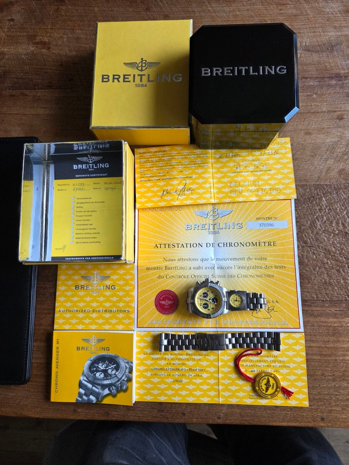 Breitling Chrono Avenger Titanium met UTC Edition Team Seb, Breitling, Polshorloge, Ophalen of Verzenden, Zo goed als nieuw