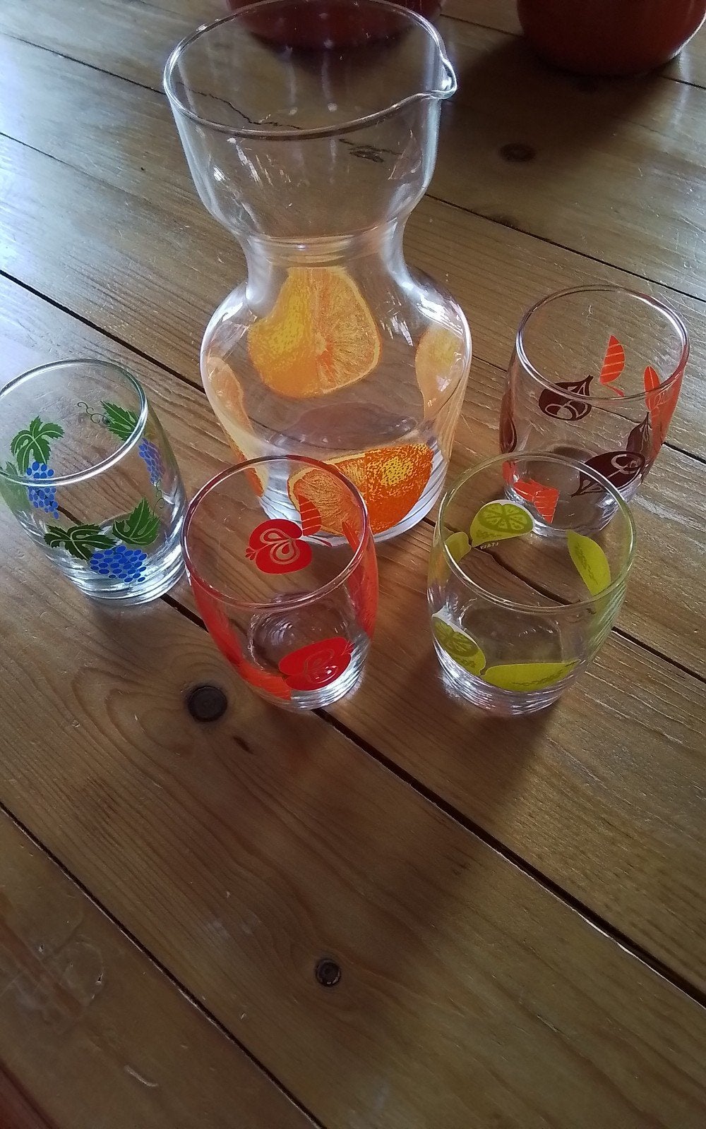 💐VINTAGE SAPKAN EN 4 GLAASJES MET FRUITMOTIEF, Verzamelen, Glas en Borrelglaasjes, Ophalen of Verzenden, Zo goed als nieuw, Overige typen
