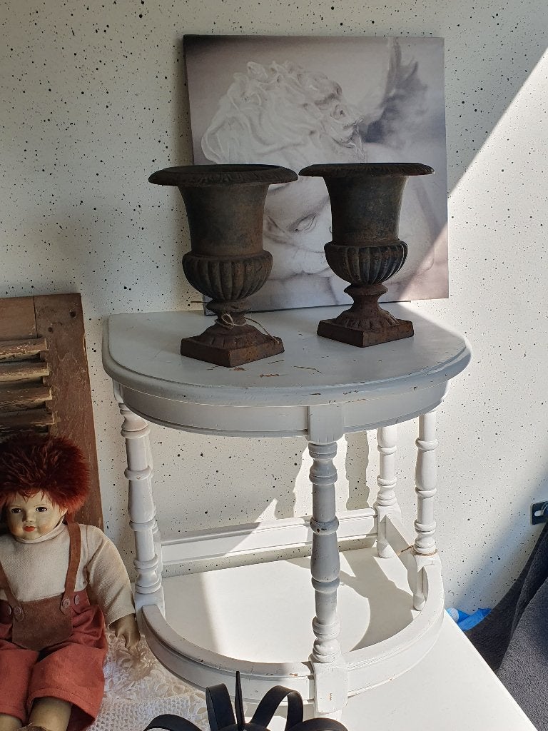 Halfrond houten bijzettafeltje, Antiek en Kunst, Ophalen