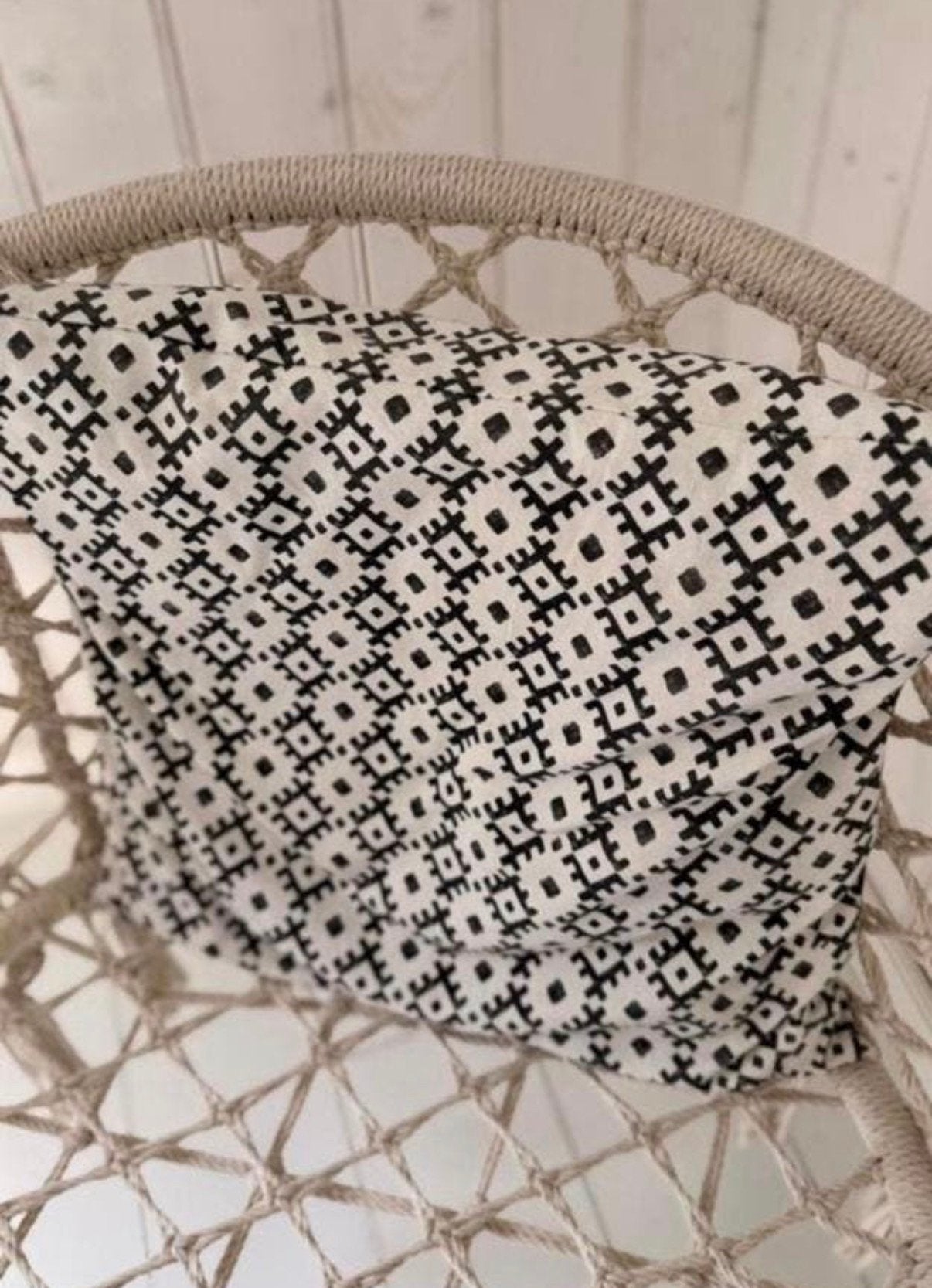 Blauw Aztec Kussen - Decoratief en Stijlvol, Huis en Inrichting, Blauw, Inclusief binnenkussen, Vierkant, Nieuw