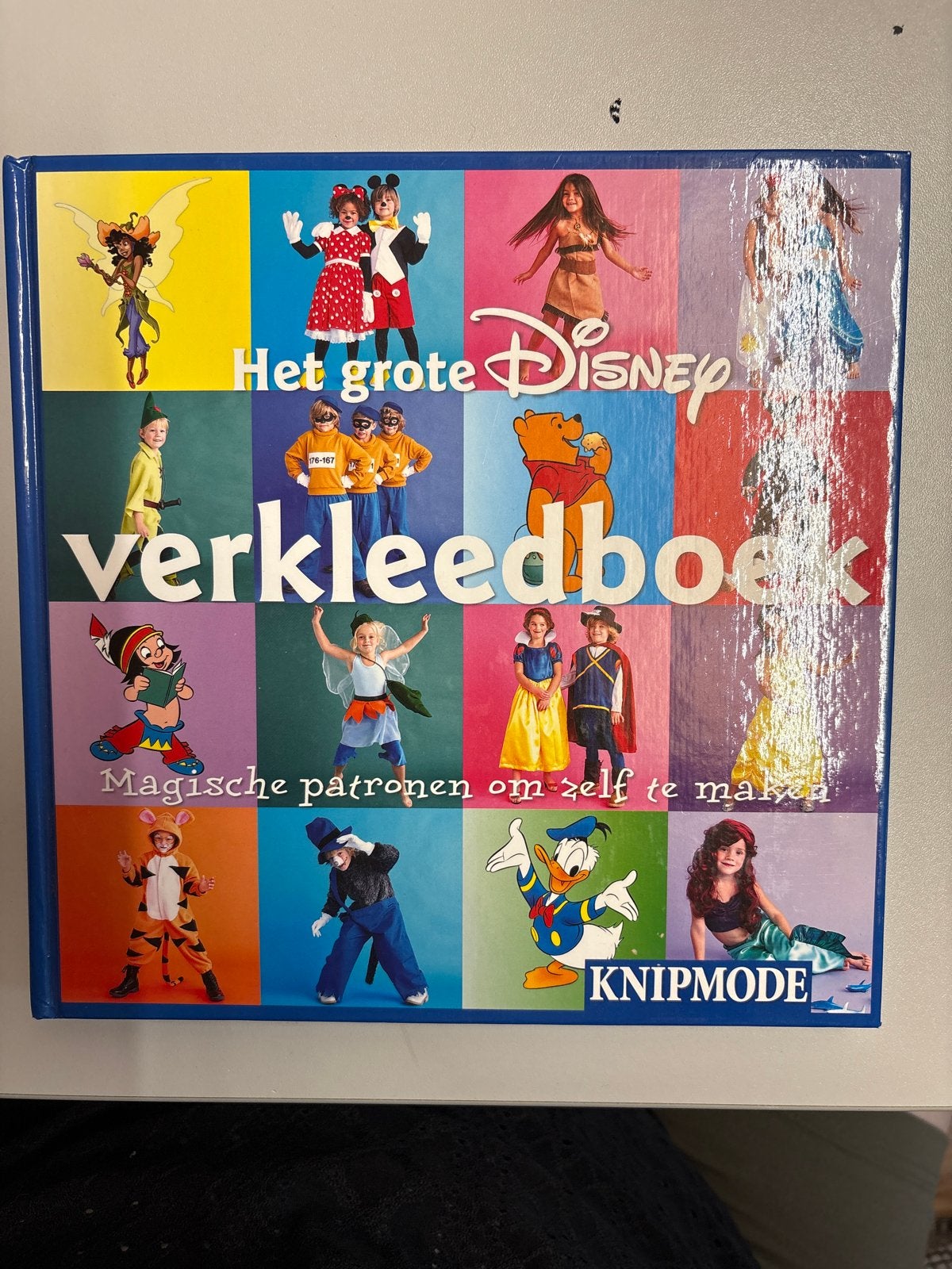 Het Grote Disney Verkleedboek - Magische patronen, Ophalen of Verzenden, Zo goed als nieuw