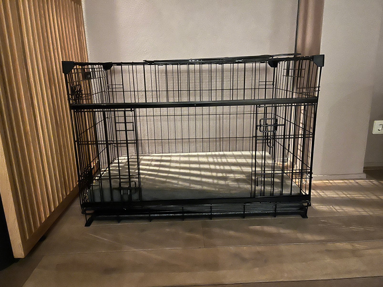 Hondenbench Lucky Dog met schuifdeurtje, Ophalen, Zo goed als nieuw, 65 tot 100 cm