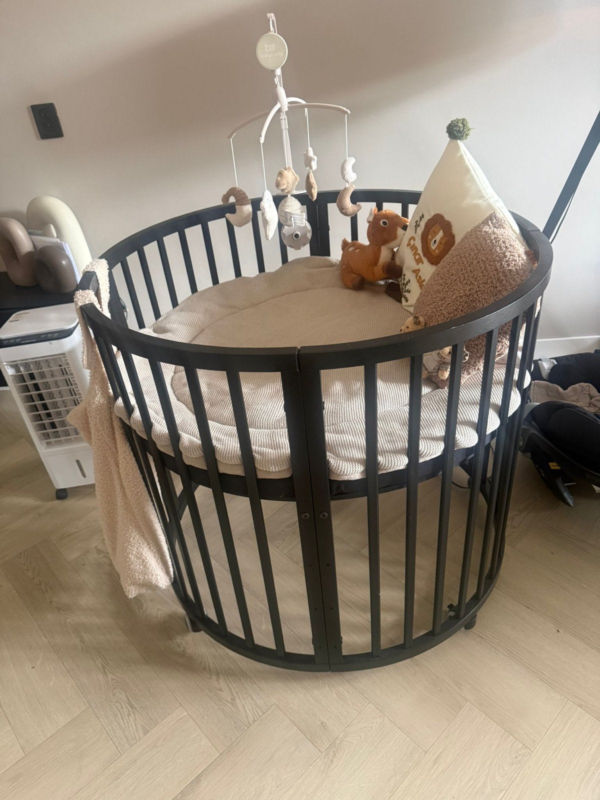 Zwarte baby box, Ophalen, Zo goed als nieuw, Wieg