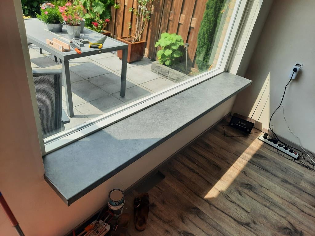 Nieuwe overzet vensterbank met blauwsteen look, afmetingen 2, Doe-het-zelf en Verbouw, Plinten en Afwerking, Ophalen