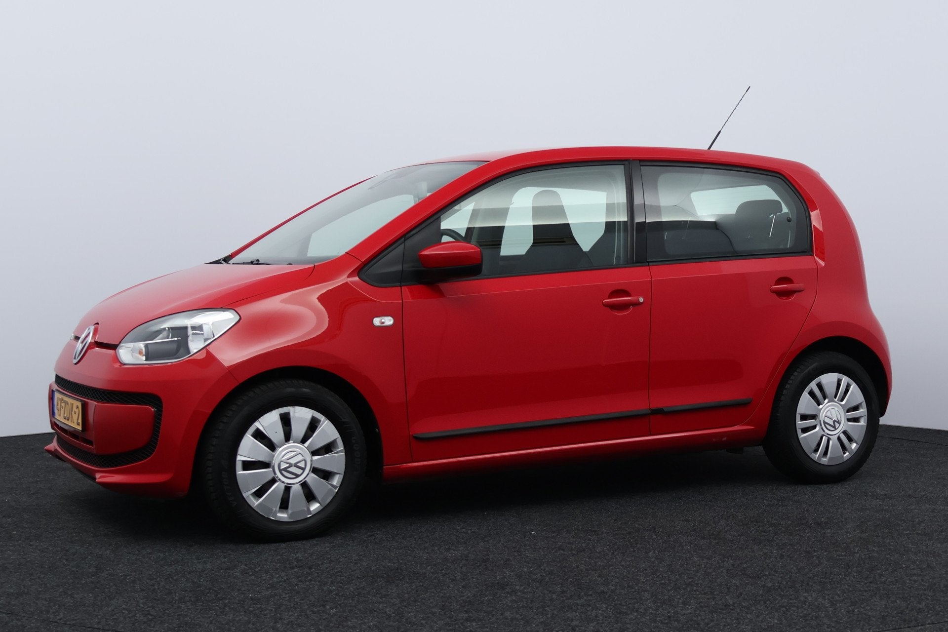 Volkswagen up! 1.0 move up! BlueMotion/ D-Riem verv: 195.000, Voorwielaandrijving, Euro 5, Stof, Gebruikt