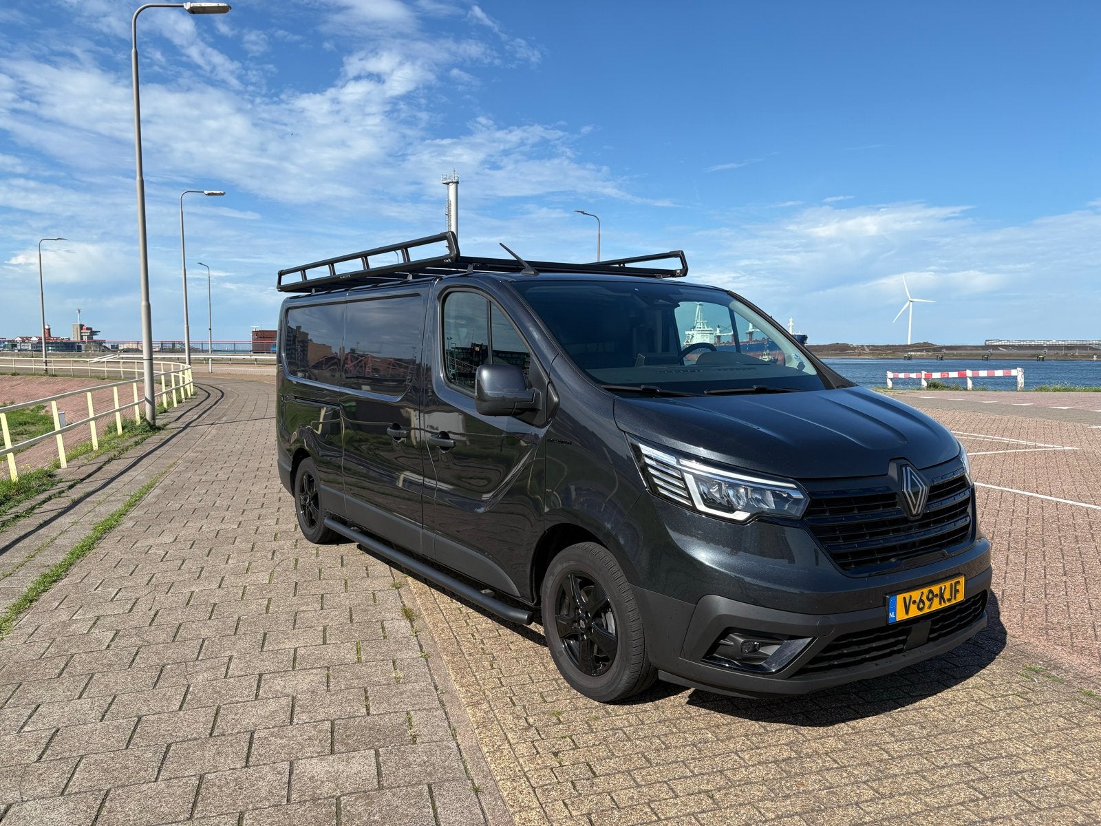 Renault Trafic GB 2.0 Blue dCi 150pk L2h1 T30 EDC 2024 Grijs, Auto's, 1803 kg, 4 cilinders, Renault, Diesel
