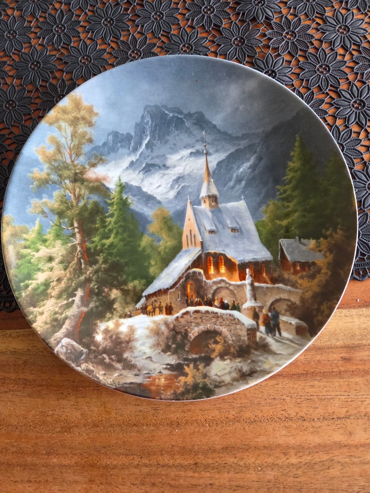 Fürstenberg sierbord "Auf dem Weg zur Kirche" 1988, Ophalen