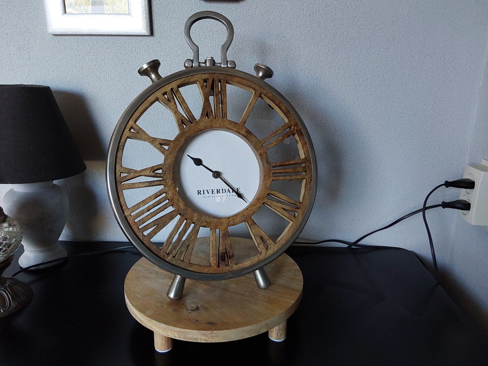 Riverdale Luton - Tafelklok - 40cm, Ophalen of Verzenden, Wandklok