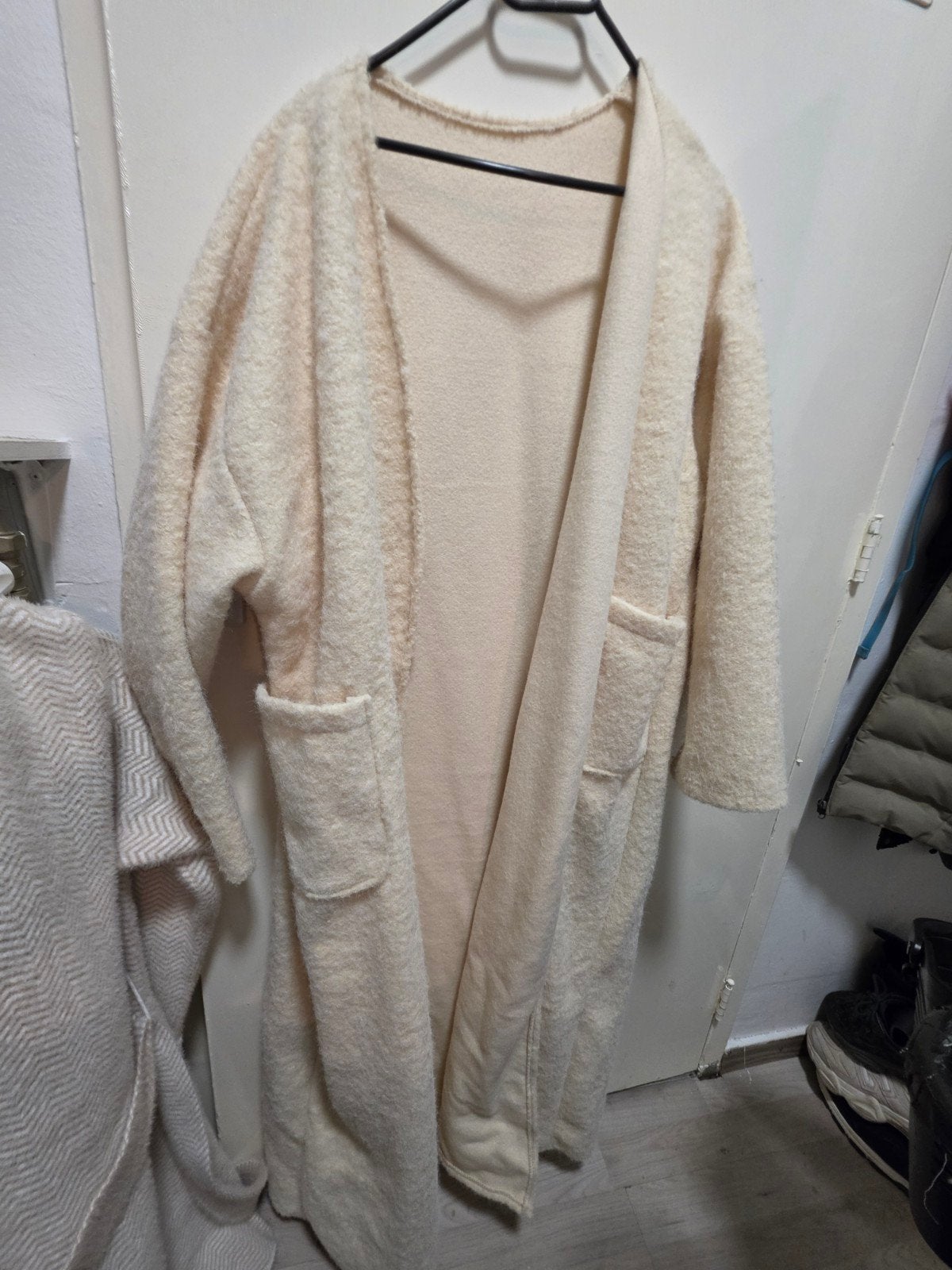Lange fluffy mantel/cardigan - crème/beige - one size, Ophalen of Verzenden, Zo goed als nieuw, Maat 46/48 (XL) of groter, Beige