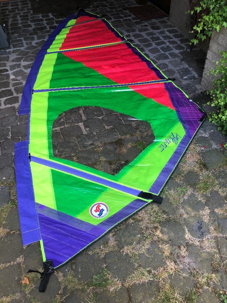 Surfzeil doorgelat 5m2 met hoes., Watersport en Boten, Ophalen of Verzenden, Zo goed als nieuw, Zeil