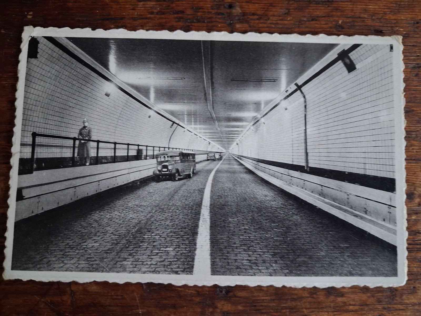Autobus in Tunnel onder de Schelde te Antwerpen, Ophalen of Verzenden, 1920 tot 1940