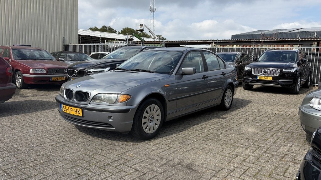 BMW 3-serie 316i Essence I Airco koud I goed rijdend I nette, Auto's, 4 cilinders, Bedrijf, Handgeschakeld, Sedan