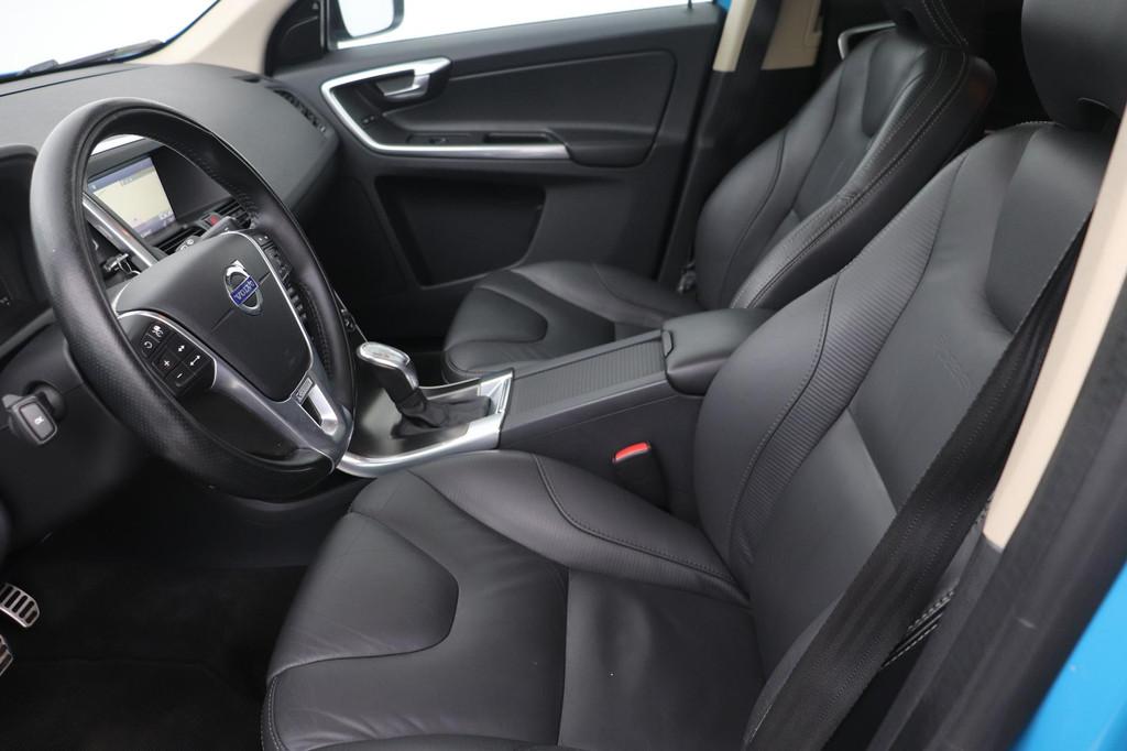 Volvo XC60 3.0 T6 AWD R-Design | ACC | Panoramadak | Leder |, Auto's, Automaat, Gebruikt, 2953 cc, 2000 kg