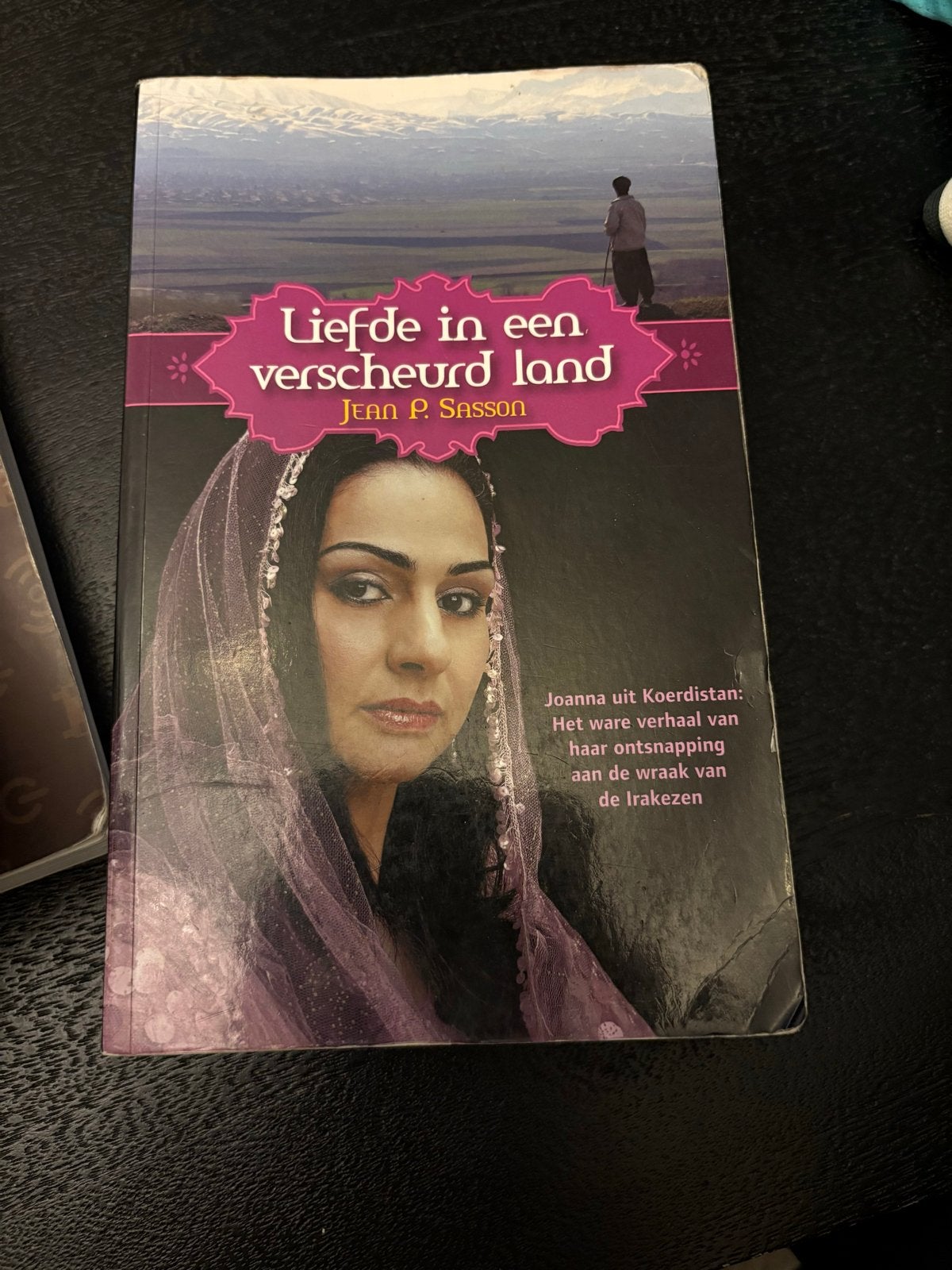 Liefde in een verscheurd land - Jean P. Sasson, Ophalen, Gelezen