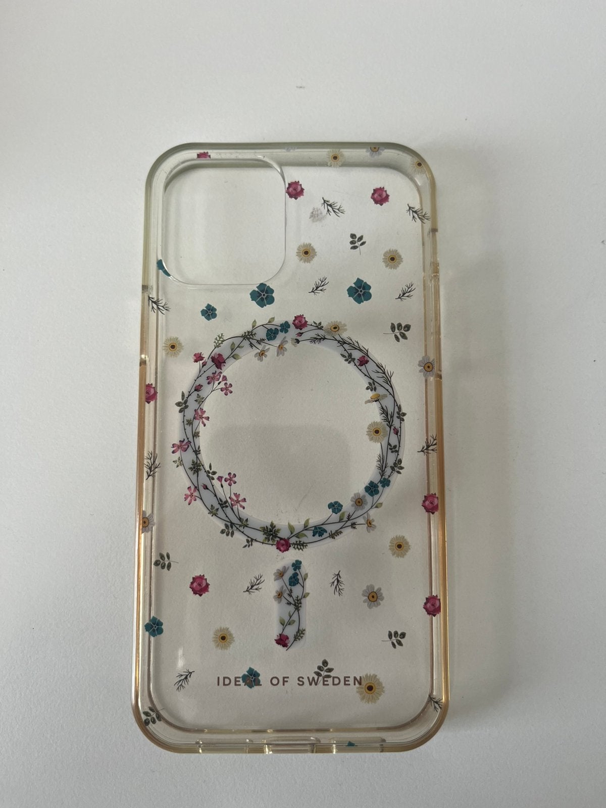 Iphone 12 / 12 Pro Hoesje Ideal of Sweden, Ophalen of Verzenden, Zo goed als nieuw, Frontje of Cover