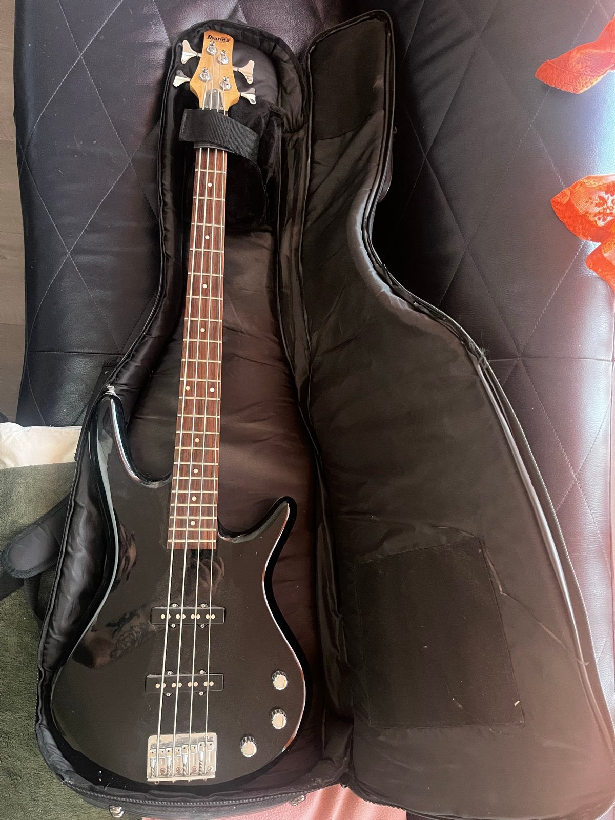 Ibanez GIO Soundgear basgitaar met hoes, Ophalen, Gebruikt, Elektrisch, 6-snarig