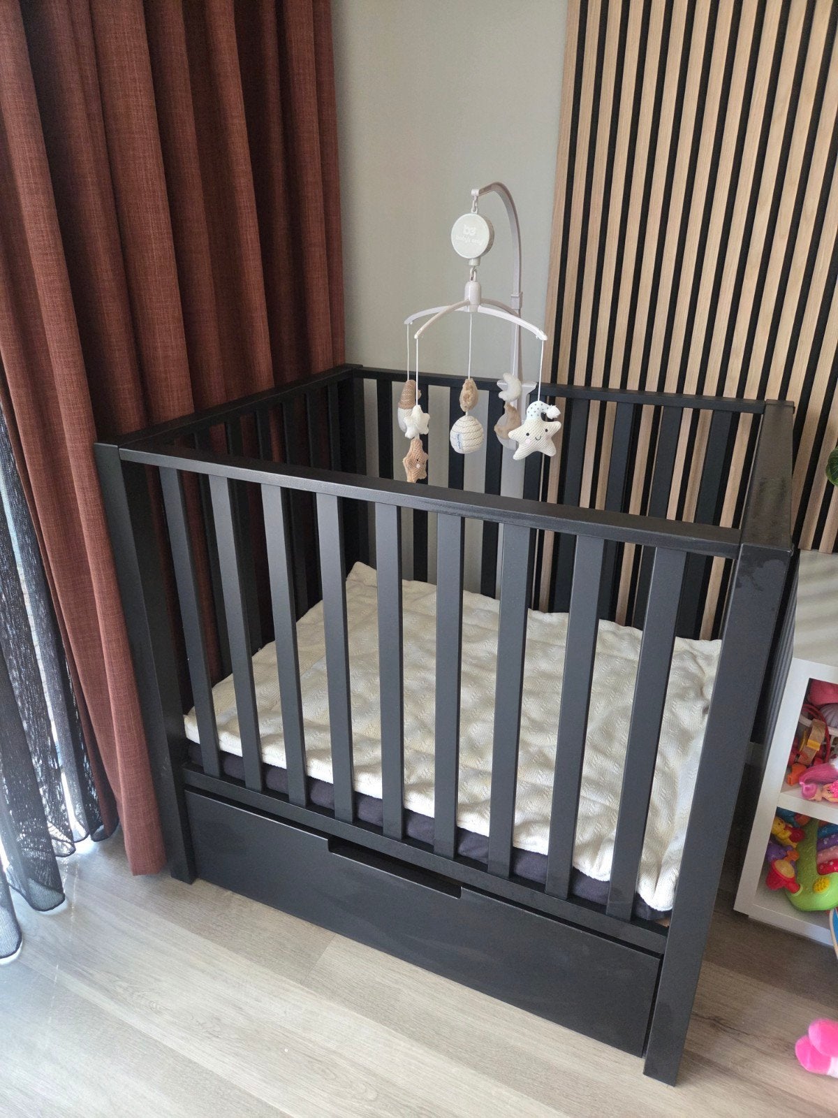 Europe Baby Mees Box Mat Zwart(lade,matras,boxkleed,mobiel), Ophalen, Zo goed als nieuw, Rond, Boxkleed