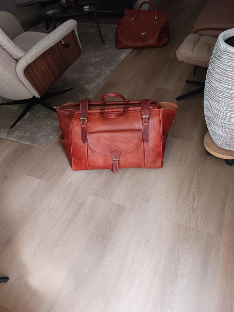 Leren reistassen middenbruin, Sieraden, Tassen en Uiterlijk, Tassen | Reistassen en Weekendtassen, Ophalen, 30 cm of meer, Bruin