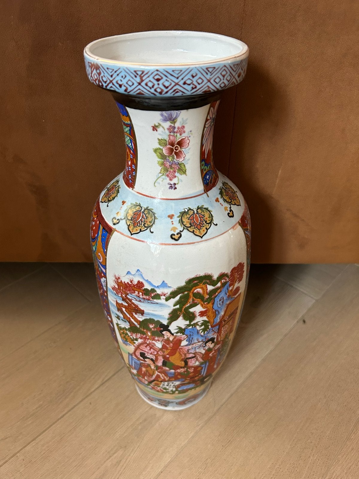 Chinese Vaas, Ophalen