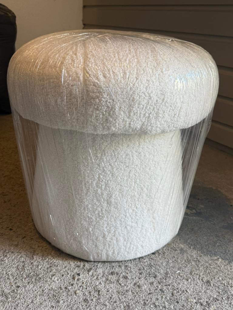 Witte teddy bouclé poef (mushroom vorm) –, Ophalen, Rond, Zo goed als nieuw, Stof