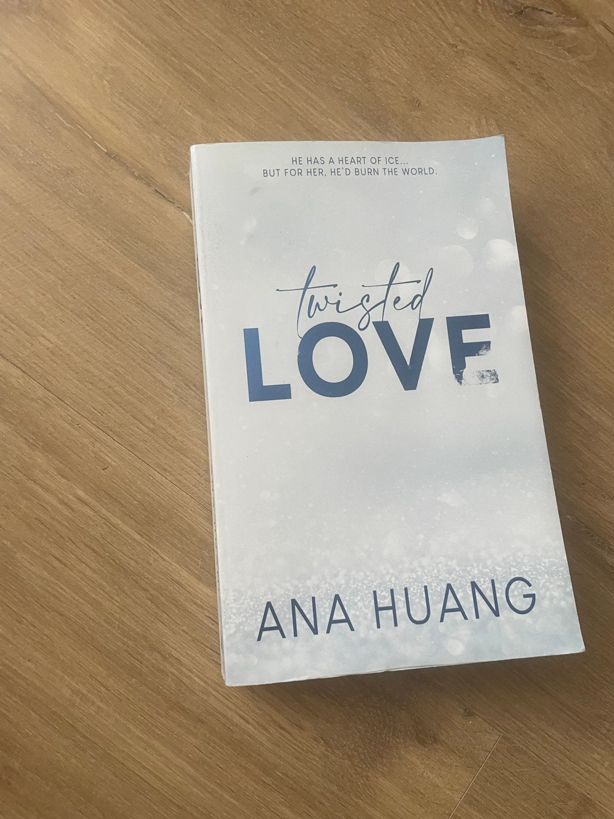 Twisted Love - Ana Huang (Engels), Boeken, Romans, Ophalen, Zo goed als nieuw, Nederland