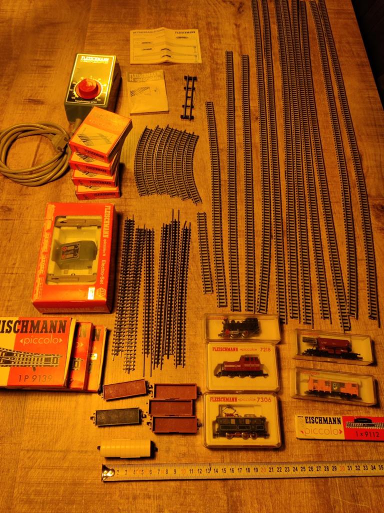 Grote Fleischmann Piccolo N-spoor set met locomotieven, Hobby en Vrije tijd, Gelijkstroom, Fleischmann, Ophalen of Verzenden, Analoog
