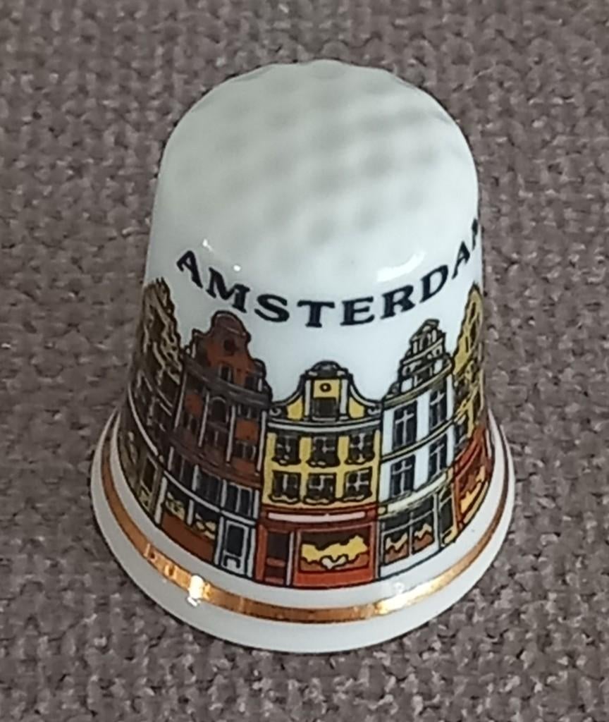 Vingerhoedje Amsterdam, Verzamelen, Vingerhoedjes, Ophalen of Verzenden, Zo goed als nieuw, Porselein, Nederland