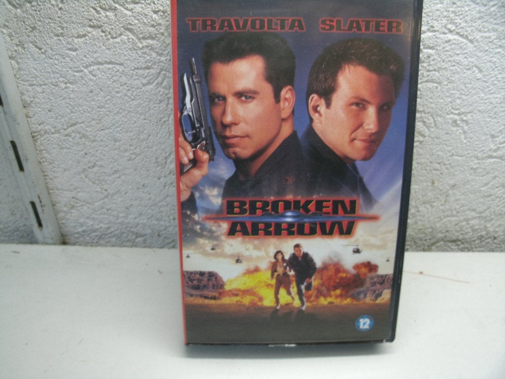 vhs 32b brokem arrow, Cd's en Dvd's, VHS | Film, Vanaf 16 jaar, Ophalen of Verzenden, Zo goed als nieuw, Horror